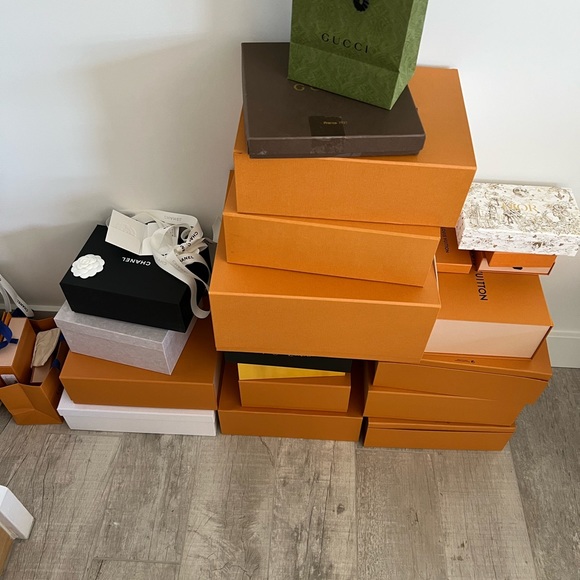 You want designer shopping bags and/or boxes? I’ve got them! - Picture 2 of 2